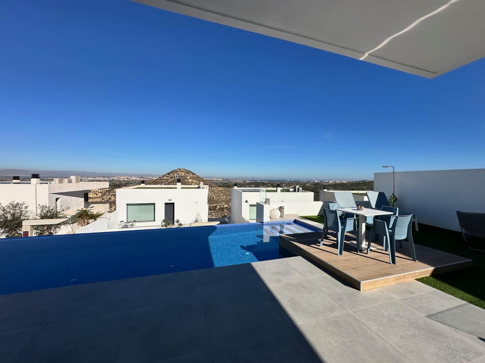 3 bedroom Villa for sale in Ciudad Quesada with pool garage - € 625,000 (Ref: 9246123)