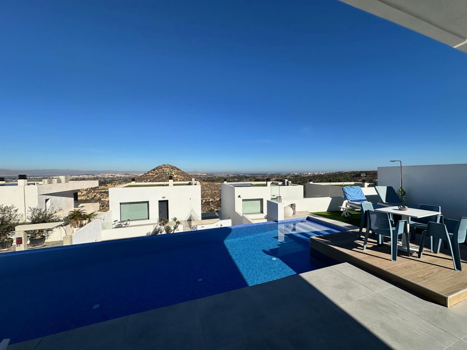 3 bedroom Villa for sale in Ciudad Quesada with pool garage - € 625,000 (Ref: 9246123)