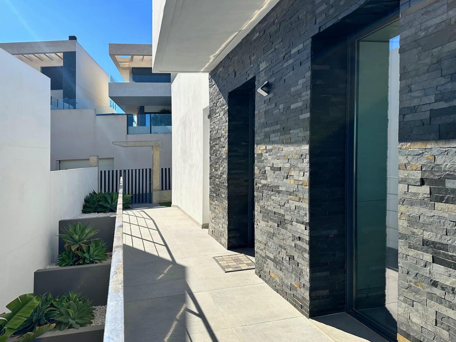 3 bedroom Villa for sale in Ciudad Quesada with pool garage - € 625,000 (Ref: 9246123)