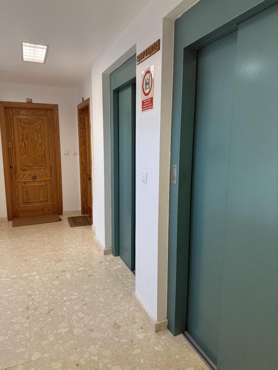 2 bedroom Apartment for sale in Dehesa de Campoamor with pool garage - € 275,000 (Ref: 9256372)