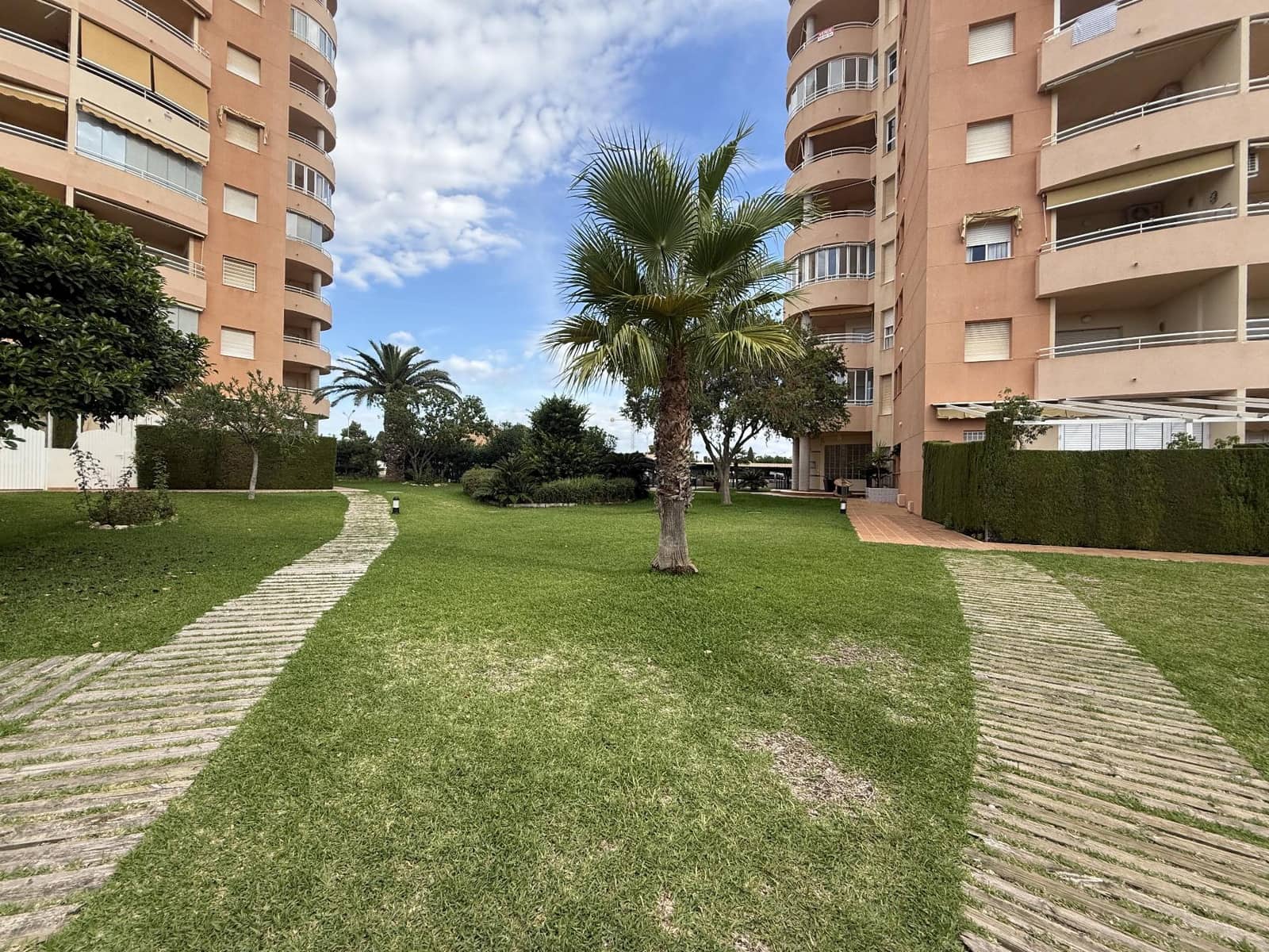 2 bedroom Apartment for sale in Dehesa de Campoamor with pool garage - € 275,000 (Ref: 9256372)