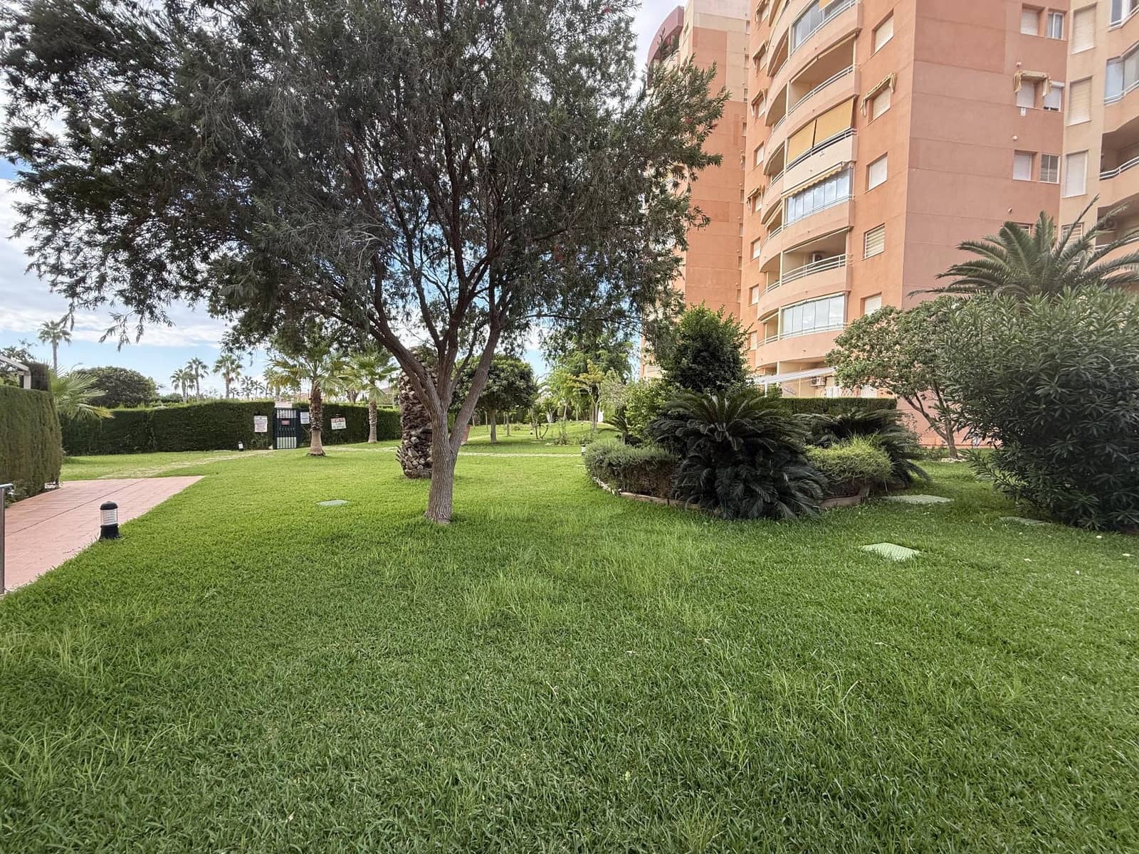 2 bedroom Apartment for sale in Dehesa de Campoamor with pool garage - € 275,000 (Ref: 9256372)