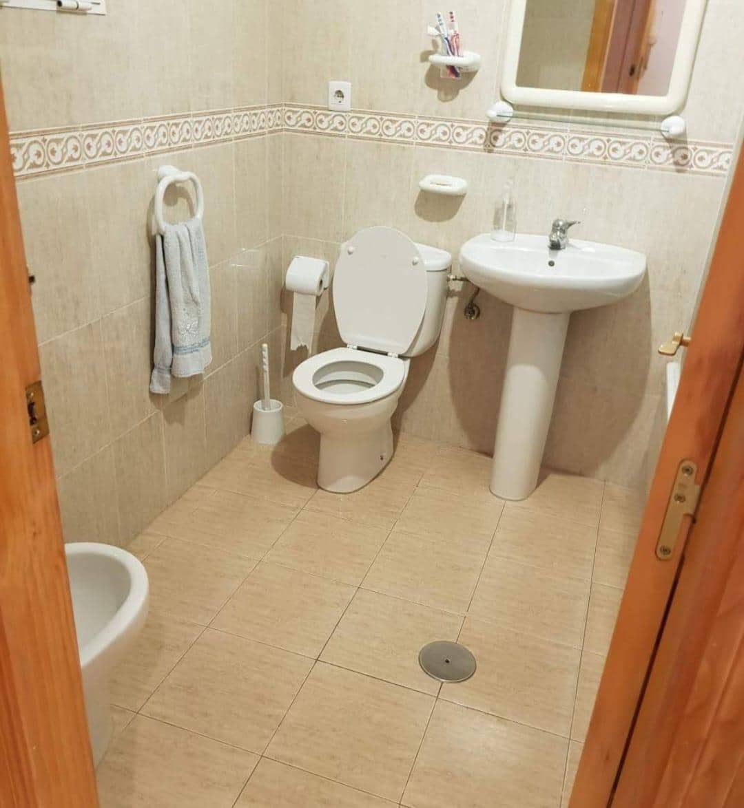 Apartamento de 2 habitaciones en Torrevieja en venta con piscina garaje - 155.000 € (Ref: 9256373)