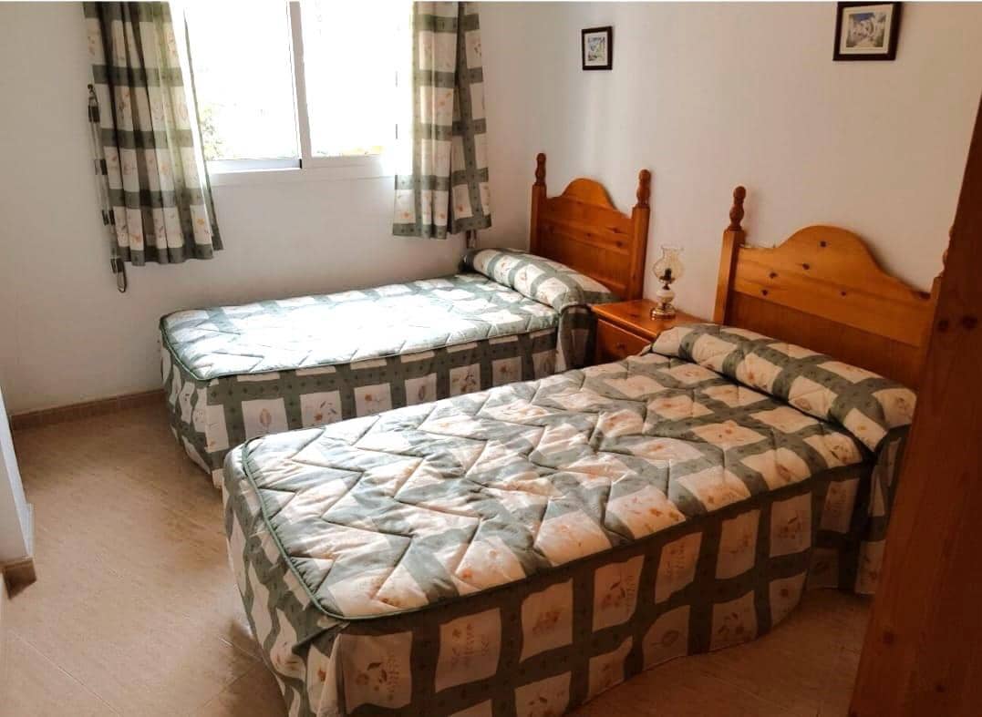 Apartamento de 2 habitaciones en Torrevieja en venta con piscina garaje - 155.000 € (Ref: 9256373)