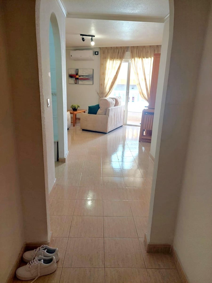 Apartamento de 2 habitaciones en Torrevieja en venta con piscina garaje - 155.000 € (Ref: 9256373)