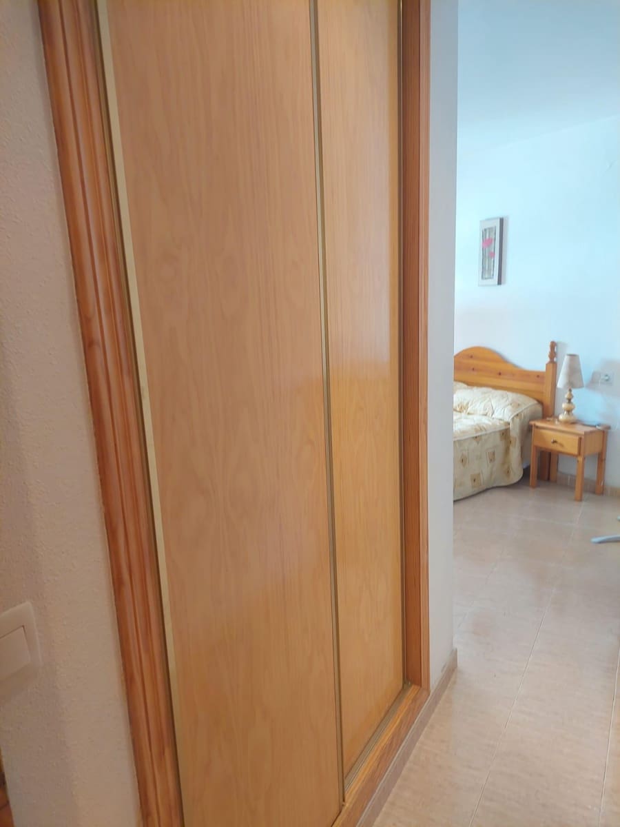 Apartamento de 2 habitaciones en Torrevieja en venta con piscina garaje - 155.000 € (Ref: 9256373)