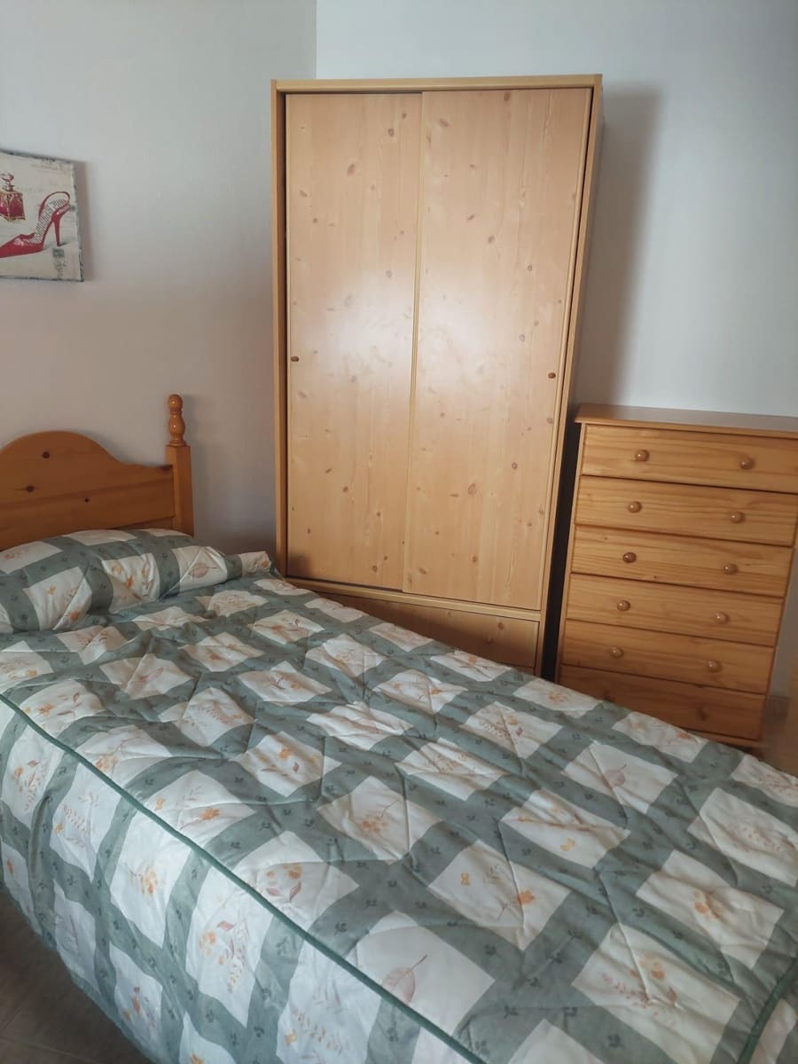 Apartamento de 2 habitaciones en Torrevieja en venta con piscina garaje - 155.000 € (Ref: 9256373)