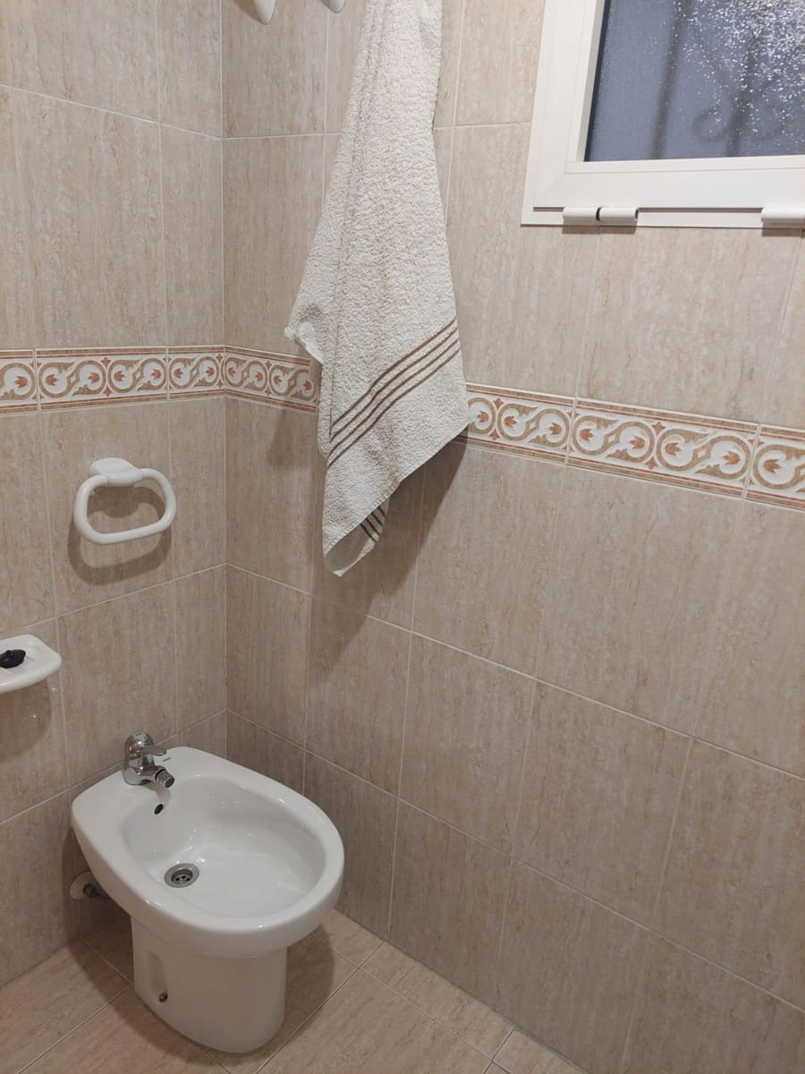 Apartamento de 2 habitaciones en Torrevieja en venta con piscina garaje - 155.000 € (Ref: 9256373)