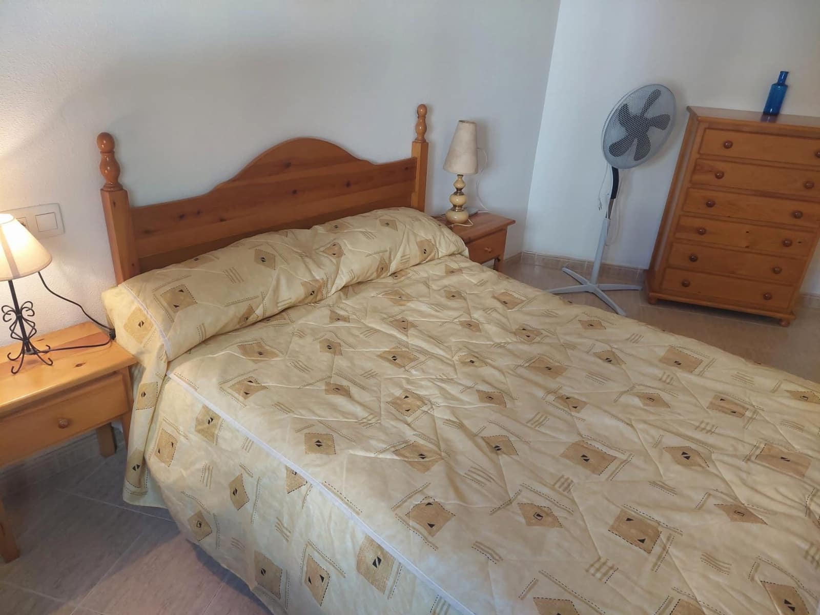 Apartamento de 2 habitaciones en Torrevieja en venta con piscina garaje - 155.000 € (Ref: 9256373)