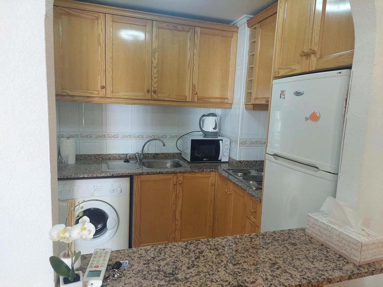 Apartamento de 2 habitaciones en Torrevieja en venta con piscina garaje - 155.000 € (Ref: 9256373)