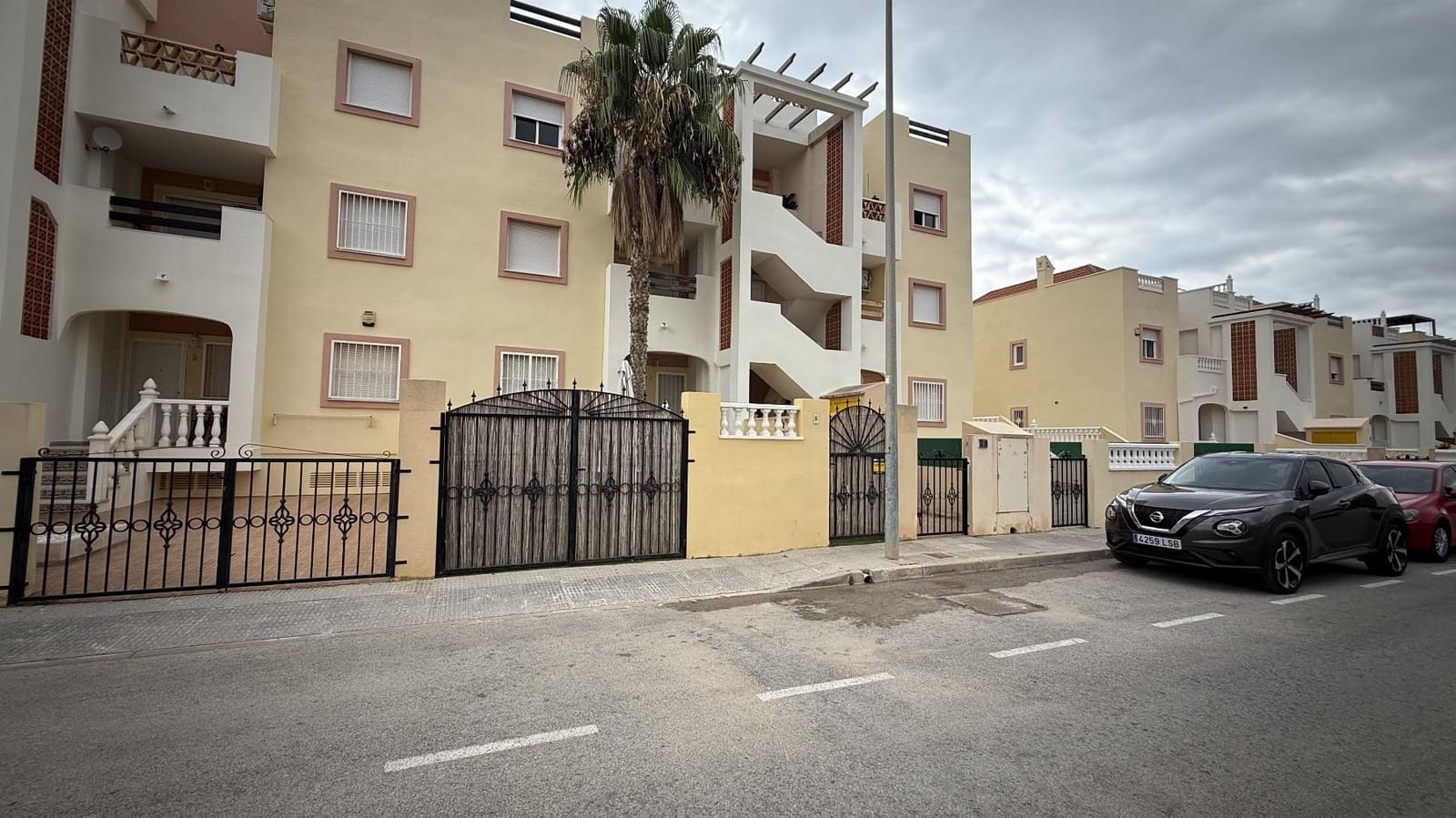 2 sovrum Lägenhet till salu i La Zenia med pool garage - 189 000 € (Ref: 9275210)
