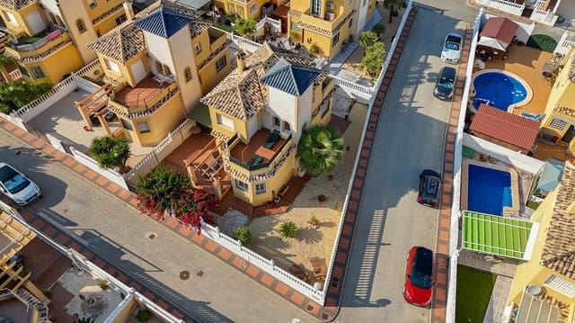 Chalet de 3 habitaciones en Algorfa en venta con piscina garaje - 244.900 € (Ref: 9340320)