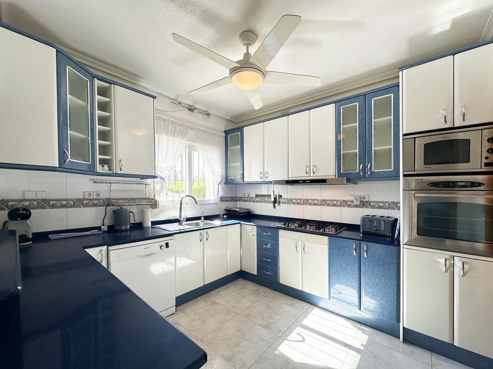 3 quarto Moradia para venda em Playa Flamenca com piscina - 420 000 € (Ref: 9357877)