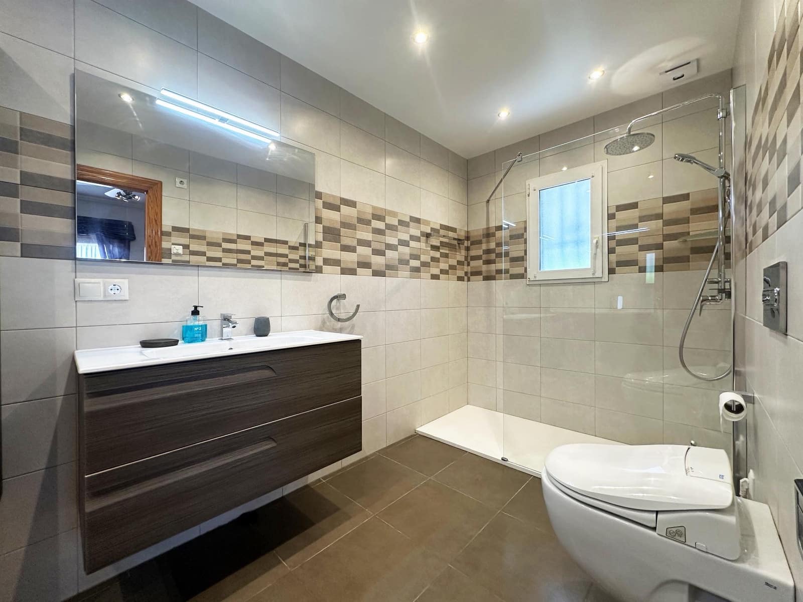 3 quarto Moradia para venda em Playa Flamenca com piscina - 420 000 € (Ref: 9357877)