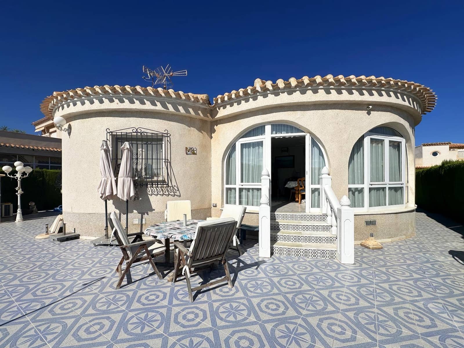 3 quarto Moradia para venda em Playa Flamenca com piscina - 420 000 € (Ref: 9357877)