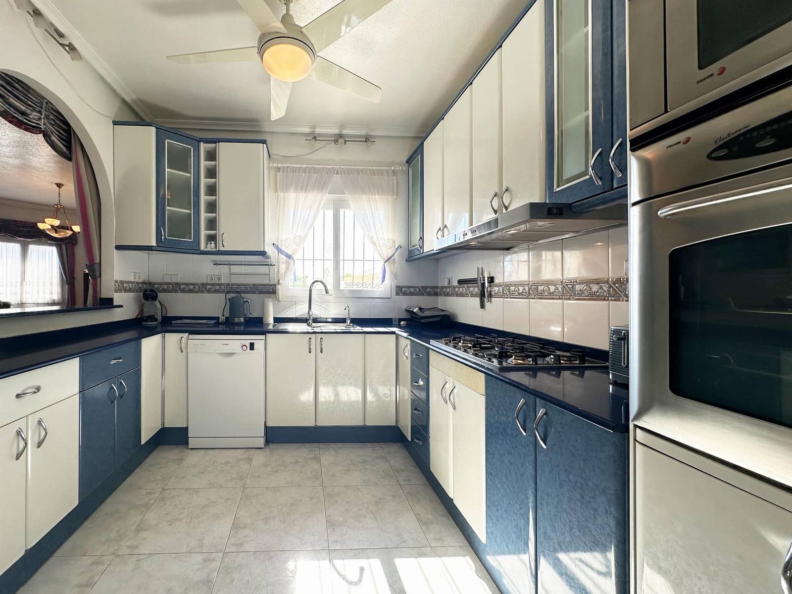 3 quarto Moradia para venda em Playa Flamenca com piscina - 420 000 € (Ref: 9357877)