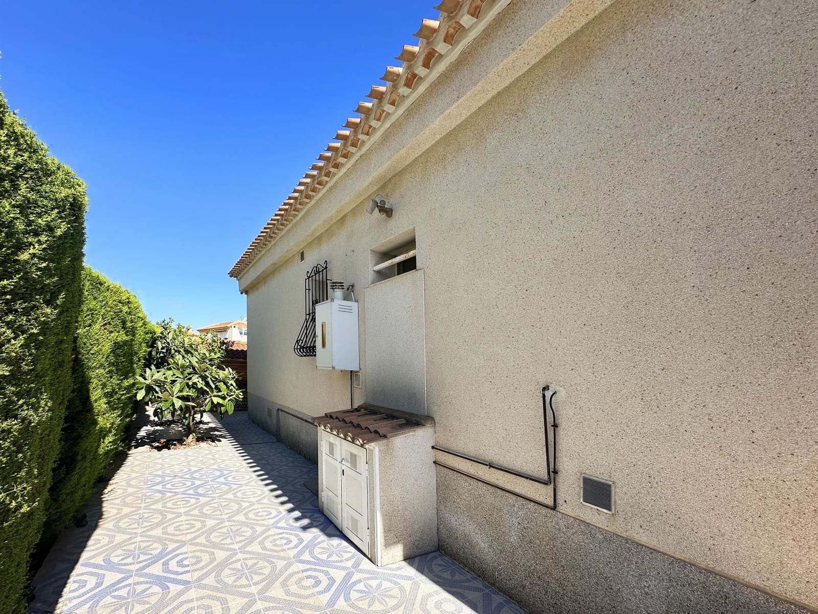 3 quarto Moradia para venda em Playa Flamenca com piscina - 420 000 € (Ref: 9357877)