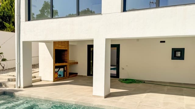 Chalet de 4 habitaciones en Los Altos en venta con piscina garaje - 995.000 € (Ref: 9360908)