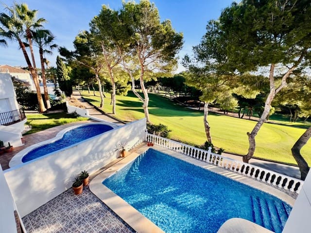 Chalet de 3 habitaciones en Las Ramblas Golf, Orihuela en venta con piscina - 639.900 € (Ref: 9360909)