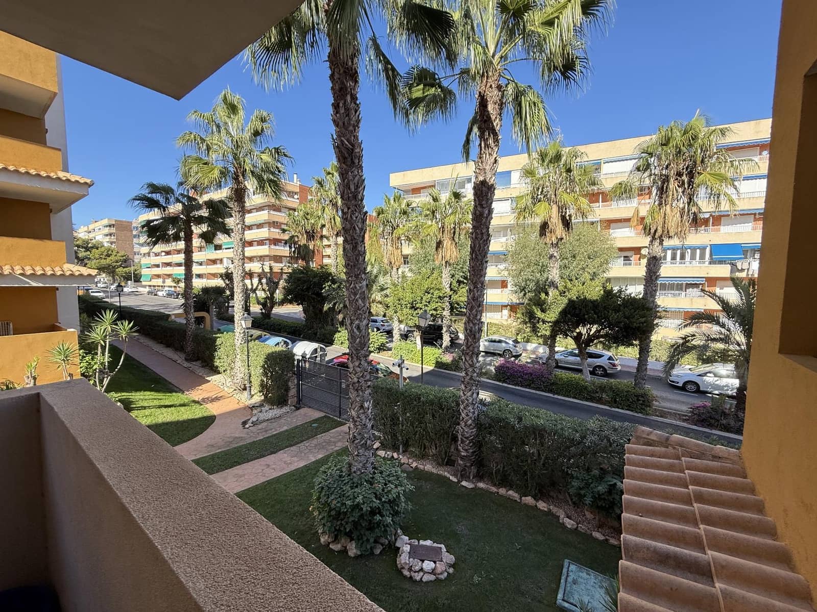 2 bedroom Apartment for sale in Punta Prima with pool garage - € 260,000 (Ref: 9397884)