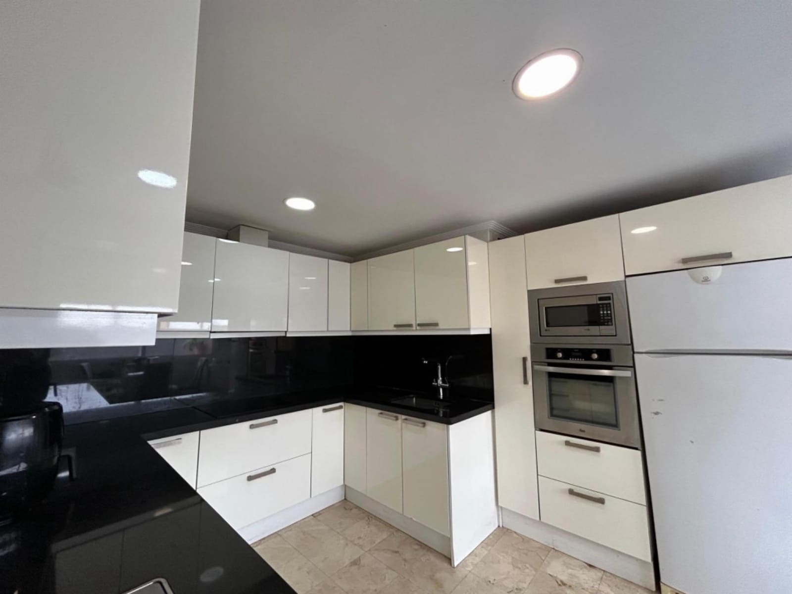 5 soveværelse Villa til salg i Torrevieja - € 304.900 (Ref: 9428959)