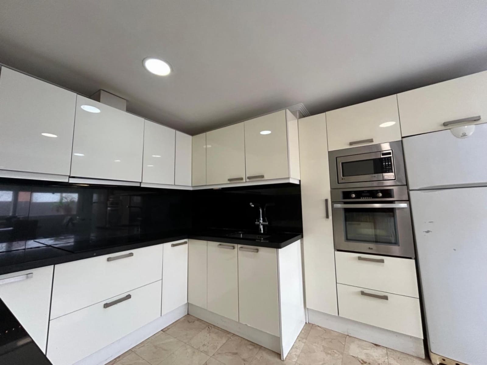 5 soveværelse Villa til salg i Torrevieja - € 304.900 (Ref: 9428959)