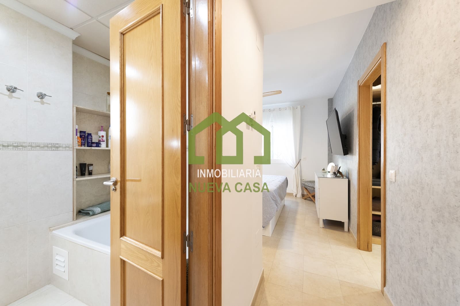 6 makuuhuone Huvila myytävänä paikassa Alhaurin de la Torre mukana uima-altaan 
autotalli - 630 000 € (Ref: 9558835)