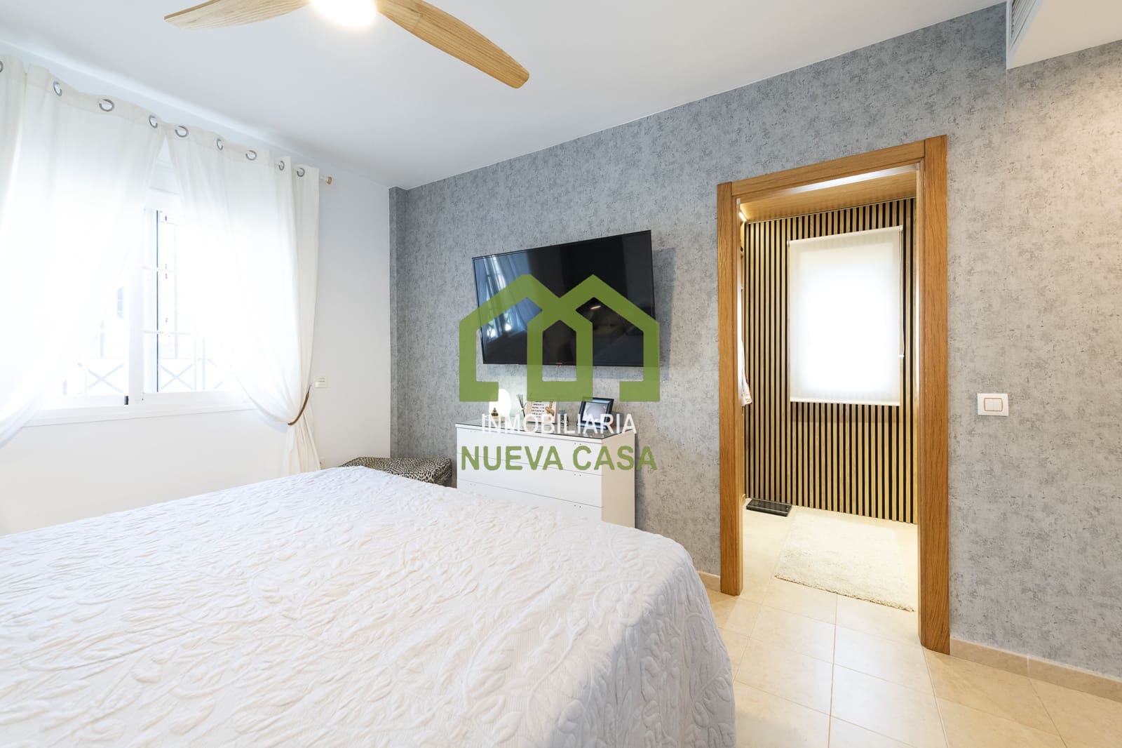 6 makuuhuone Huvila myytävänä paikassa Alhaurin de la Torre mukana uima-altaan 
autotalli - 630 000 € (Ref: 9558835)