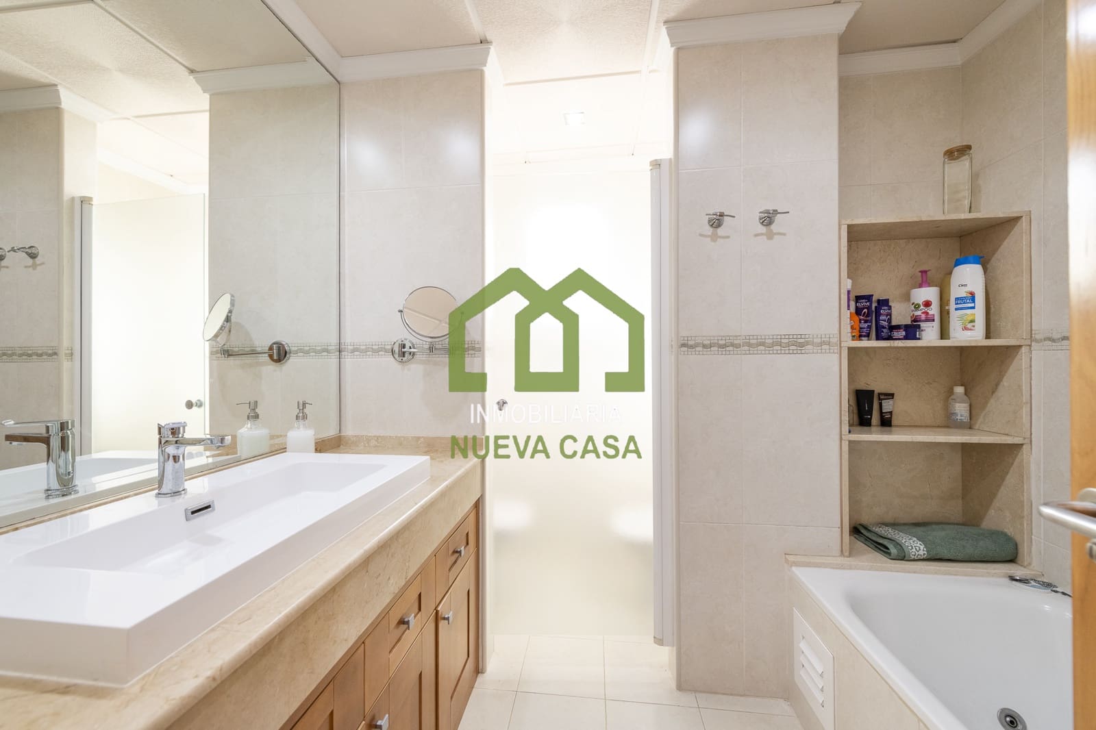 6 makuuhuone Huvila myytävänä paikassa Alhaurin de la Torre mukana uima-altaan 
autotalli - 630 000 € (Ref: 9558835)