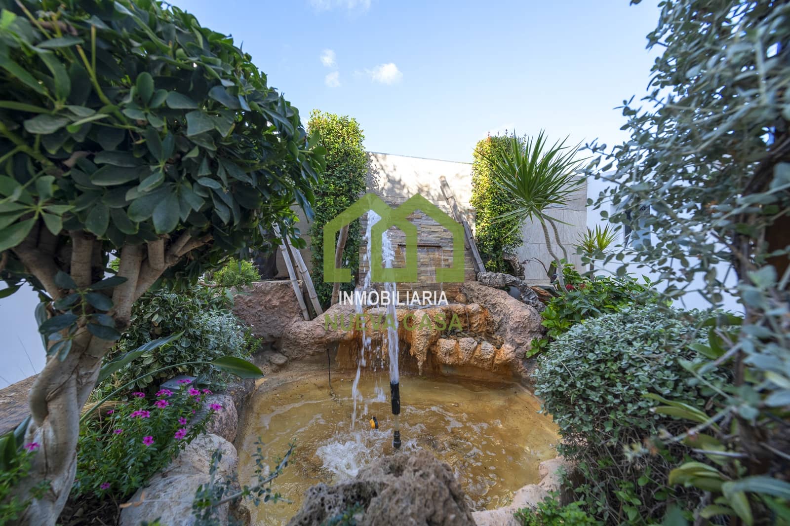 6 makuuhuone Huvila myytävänä paikassa Alhaurin de la Torre mukana uima-altaan 
autotalli - 630 000 € (Ref: 9558835)