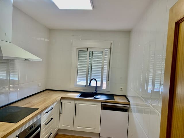 2 soveværelse Penthouse til leje i Puente de Don Manuel, Alcaucín med garage - € 830 (Ref: 9558836)