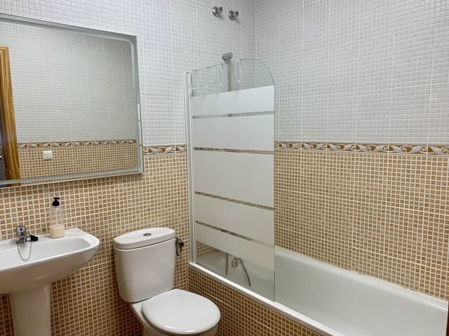 2 soveværelse Penthouse til leje i Puente de Don Manuel, Alcaucín med garage - € 830 (Ref: 9558836)