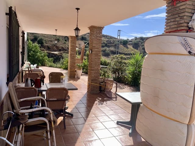 4 soveværelse Villa til salg i Canillas de Aceituno med garage - € 270.000 (Ref: 9558840)