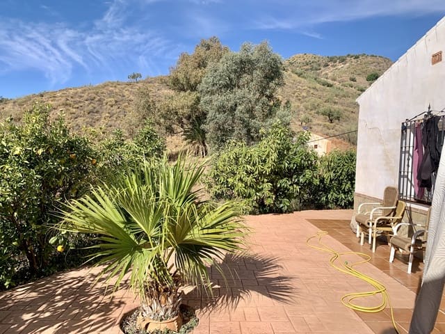 4 soveværelse Villa til salg i Canillas de Aceituno med garage - € 270.000 (Ref: 9558840)