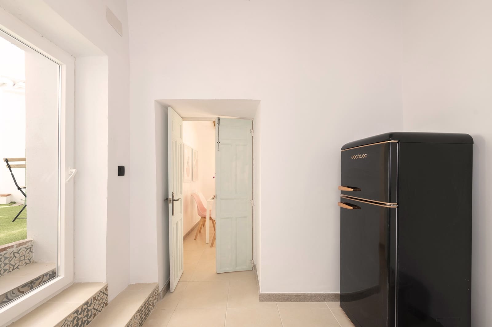 4 soveværelse Byhus til leje i Venta Baja med garage - € 900 (Ref: 9558844)