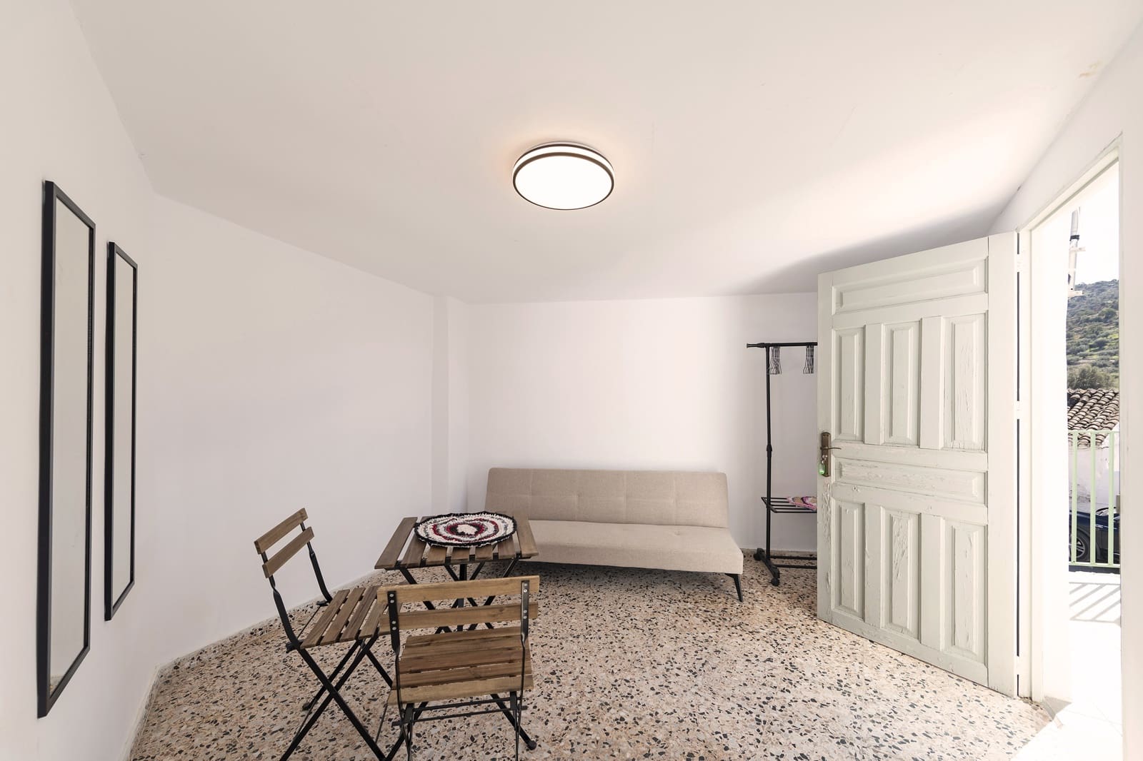 4 soveværelse Byhus til leje i Venta Baja med garage - € 900 (Ref: 9558844)