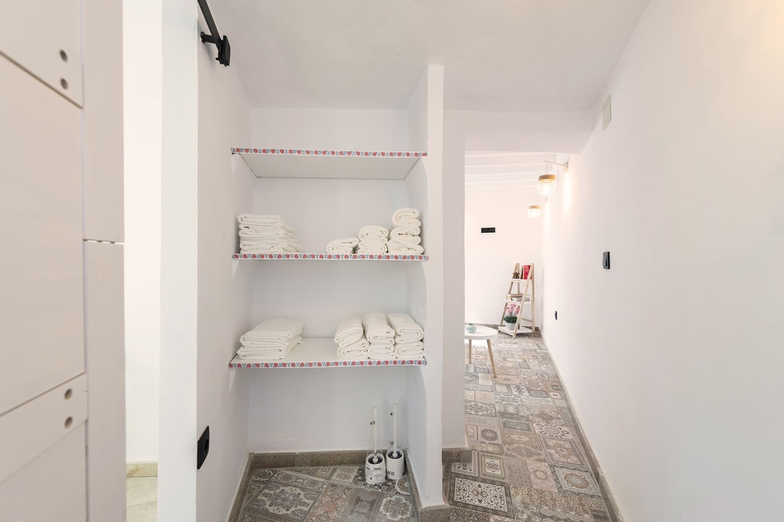 4 soveværelse Byhus til leje i Venta Baja med garage - € 900 (Ref: 9558844)