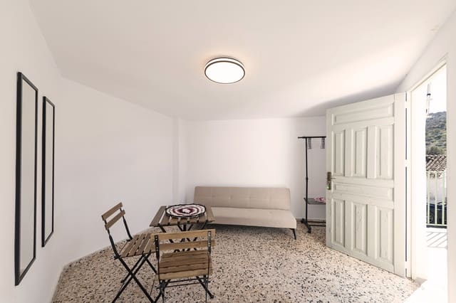 4 soveværelse Byhus til leje i Venta Baja, Alcaucín med garage - € 900 (Ref: 9558844)