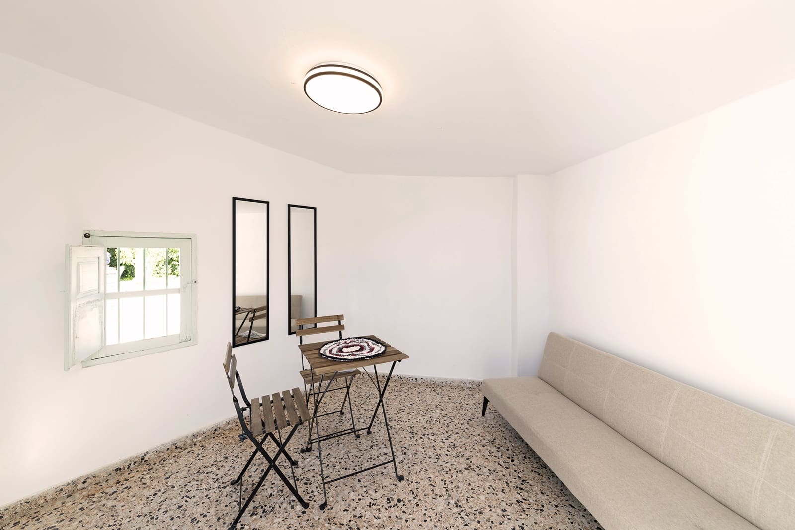 4 soveværelse Byhus til leje i Venta Baja med garage - € 900 (Ref: 9558844)