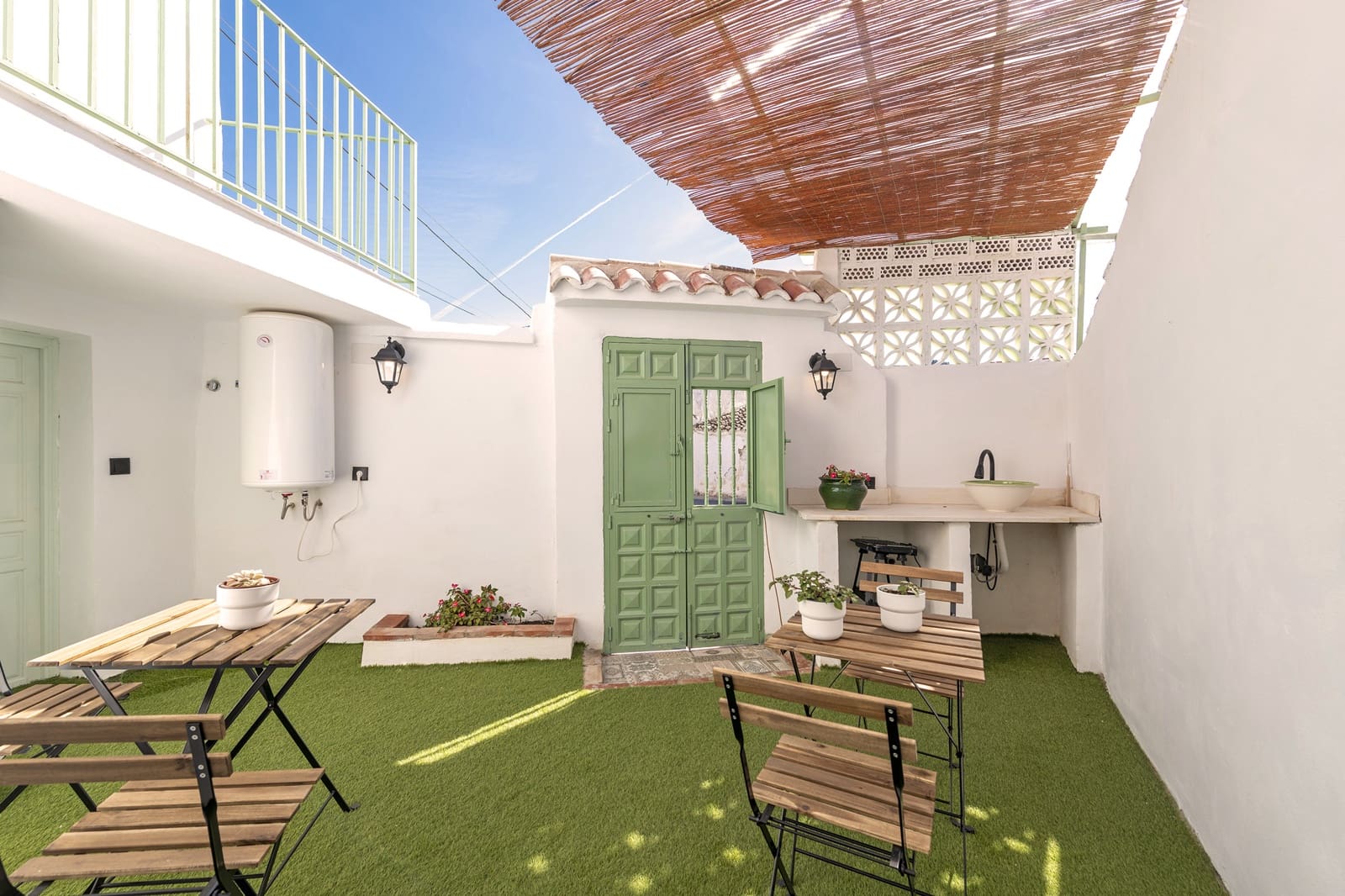 4 soveværelse Byhus til leje i Venta Baja med garage - € 900 (Ref: 9558844)