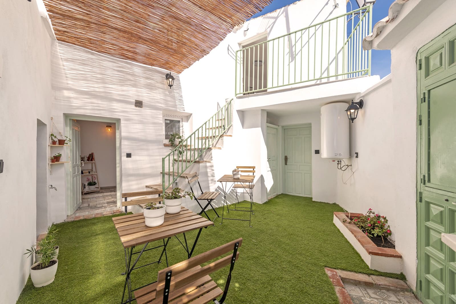 4 soveværelse Byhus til leje i Venta Baja med garage - € 900 (Ref: 9558844)