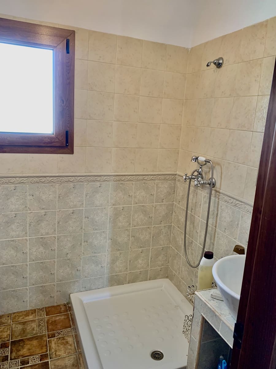 4 soveværelse Villa til salg i Alcaucin med garage - € 250.000 (Ref: 9558849)