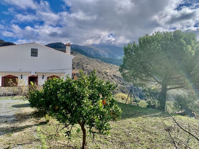 4 soveværelse Villa til salg i Alcaucín med garage - € 250.000 (Ref: 9558849)