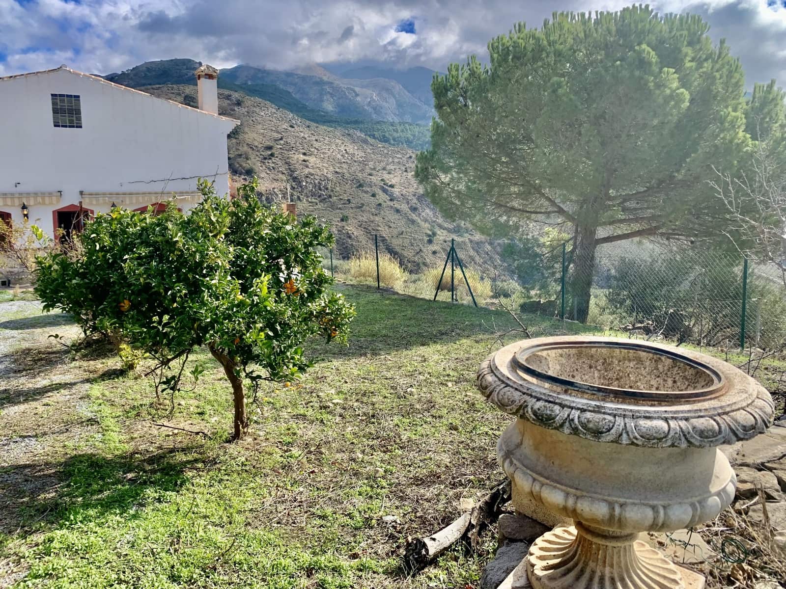 4 soveværelse Villa til salg i Alcaucin med garage - € 250.000 (Ref: 9558849)