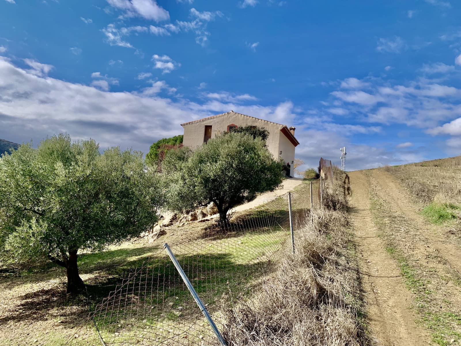 4 soveværelse Villa til salg i Alcaucin med garage - € 250.000 (Ref: 9558849)