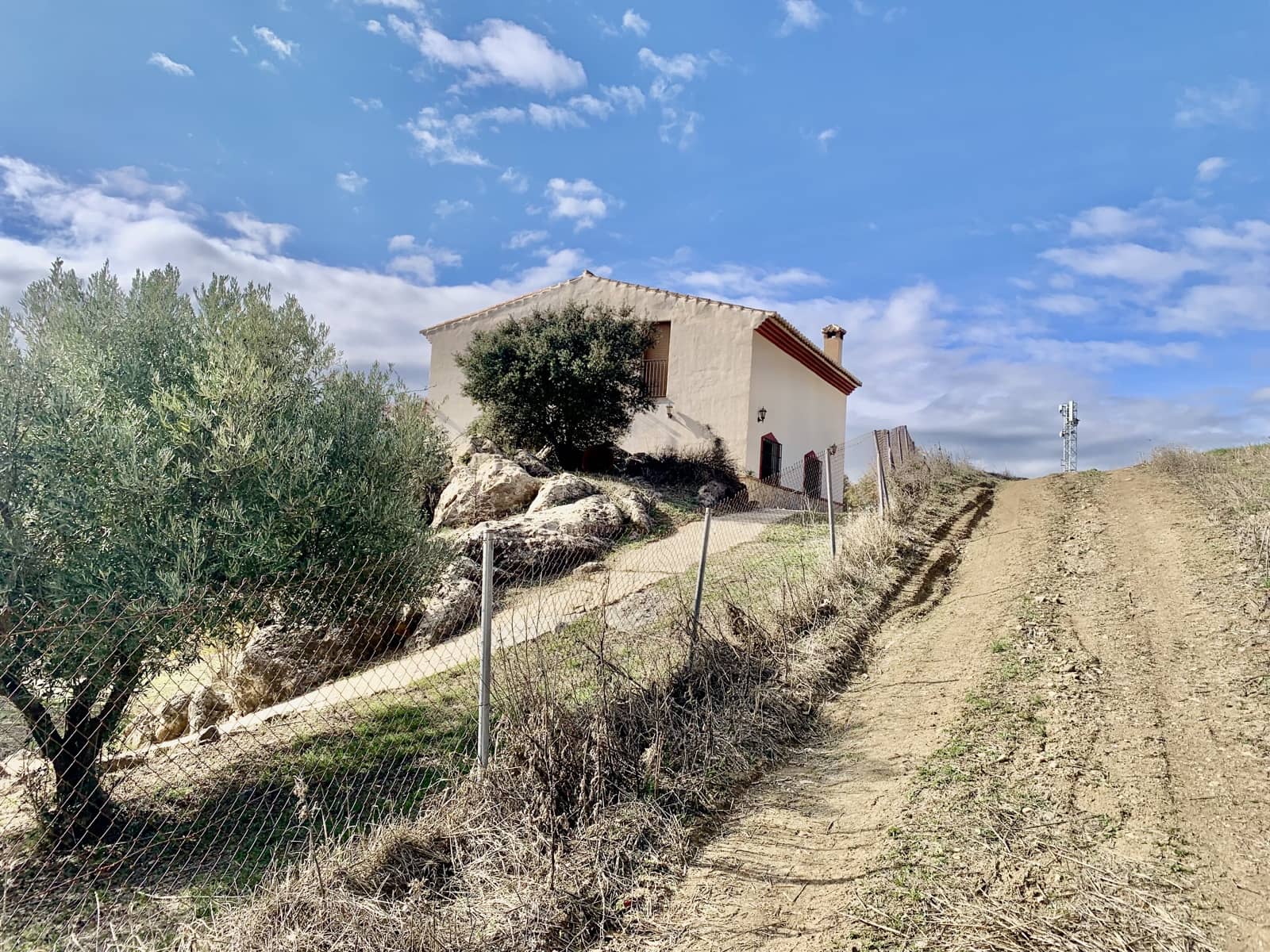 4 soveværelse Villa til salg i Alcaucin med garage - € 250.000 (Ref: 9558849)