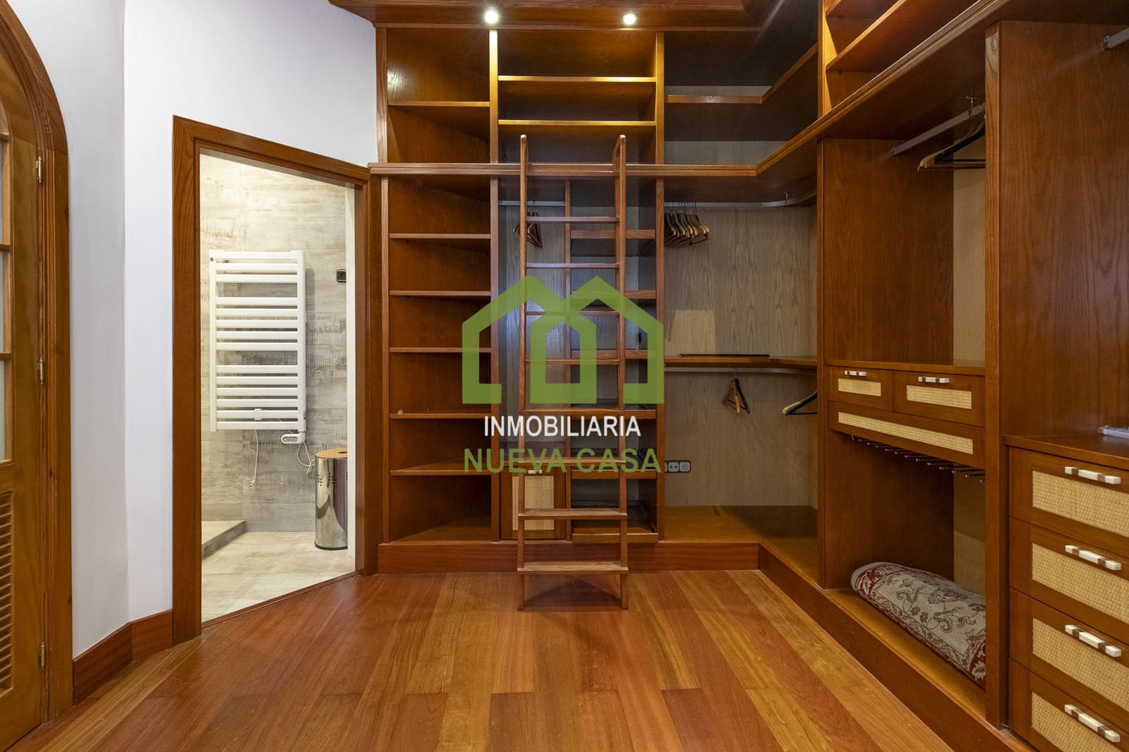 7 soverom Villa til salgs i Malaga by med garasje - € 890 000 (Ref: 9558850)