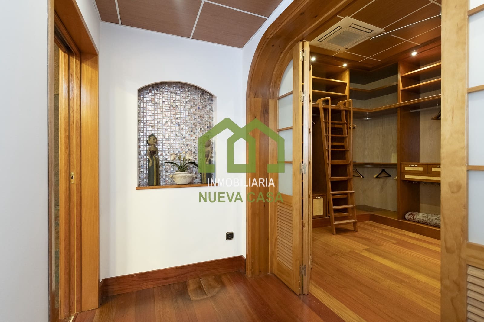 7 soverom Villa til salgs i Malaga by med garasje - € 890 000 (Ref: 9558850)