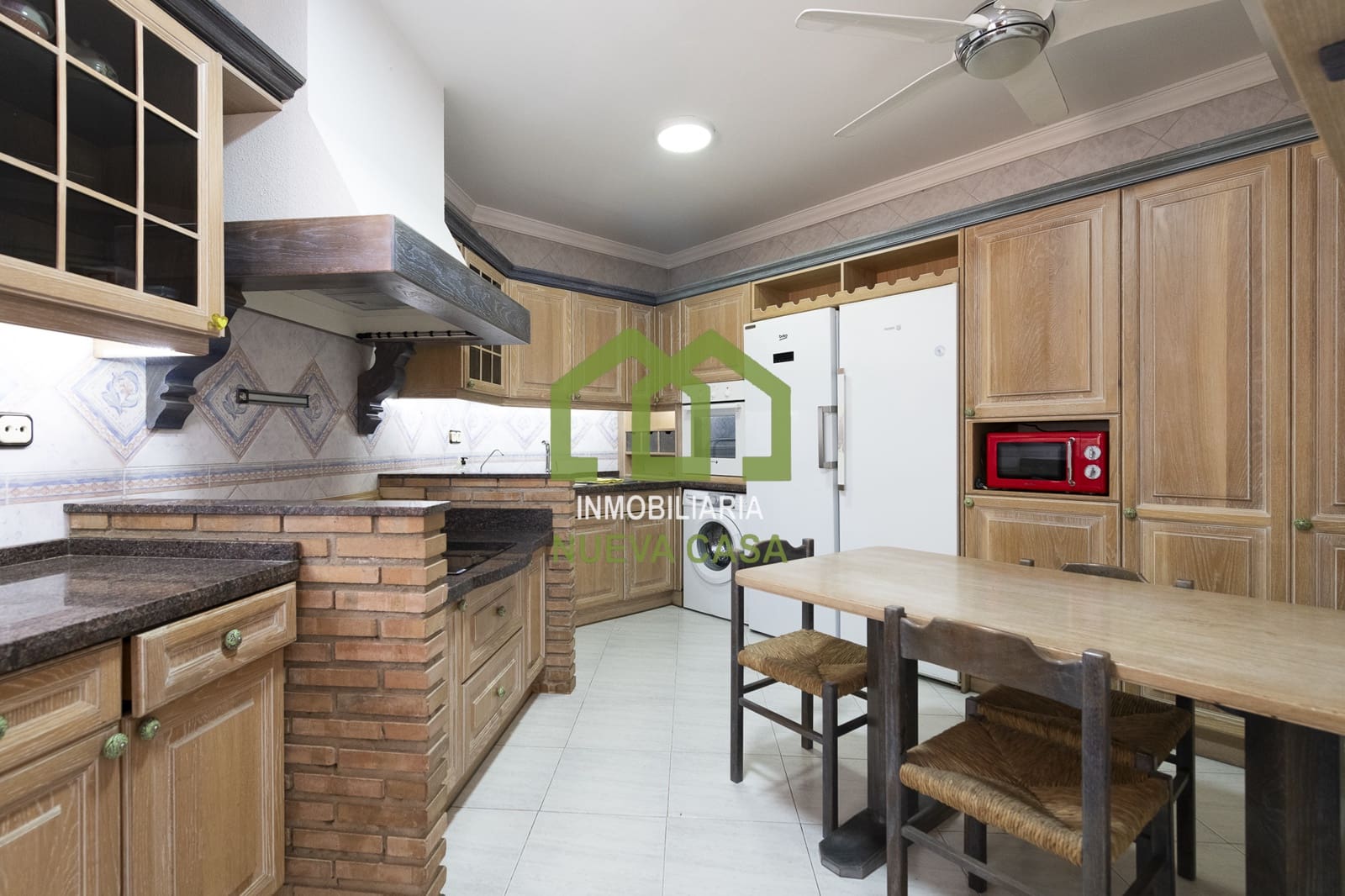 7 soverom Villa til salgs i Malaga by med garasje - € 890 000 (Ref: 9558850)