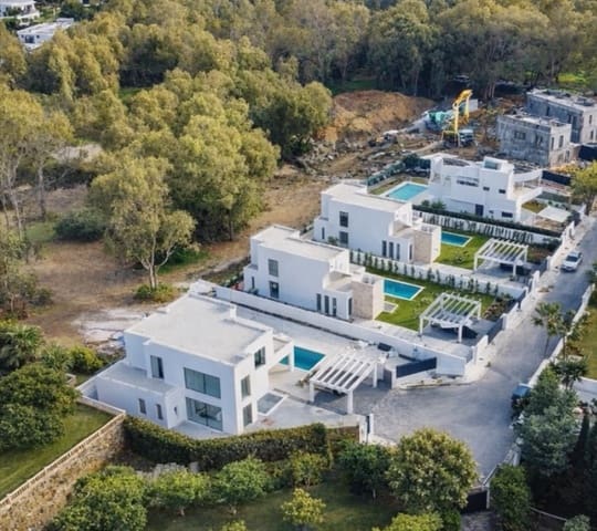 6 slaapkamer Villa te koop in Estepona met zwembad garage - € 1.990.000 (Ref: 9558854)